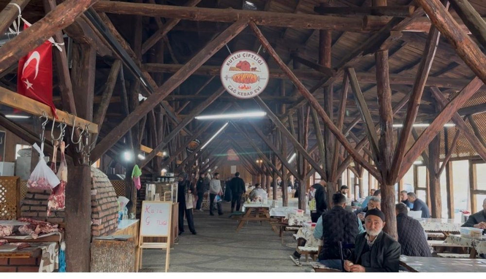 Bin Yıllık Yemek Kültürünü 400 Yıllık Hana Taşıdılar