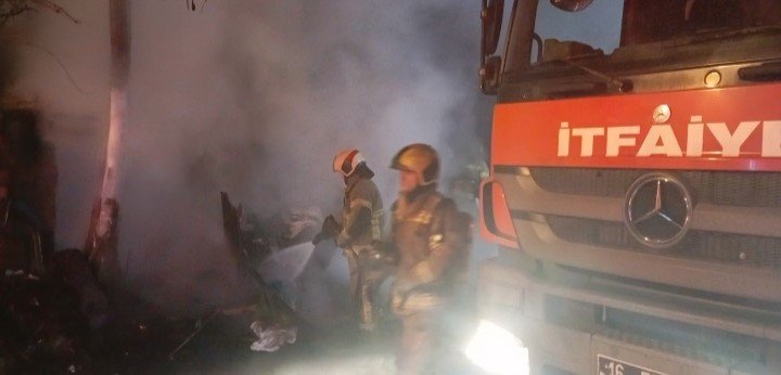 Gece Saatlerinde Yangın Paniği!