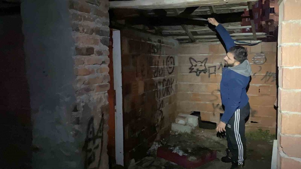 Terk Edilen Evde Çıkan Yangın Paniğe Neden Oldu