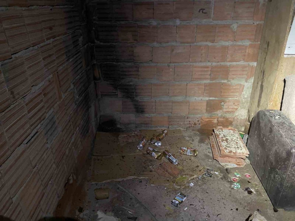 Terk Edilen Evde Çıkan Yangın Paniğe Neden Oldu