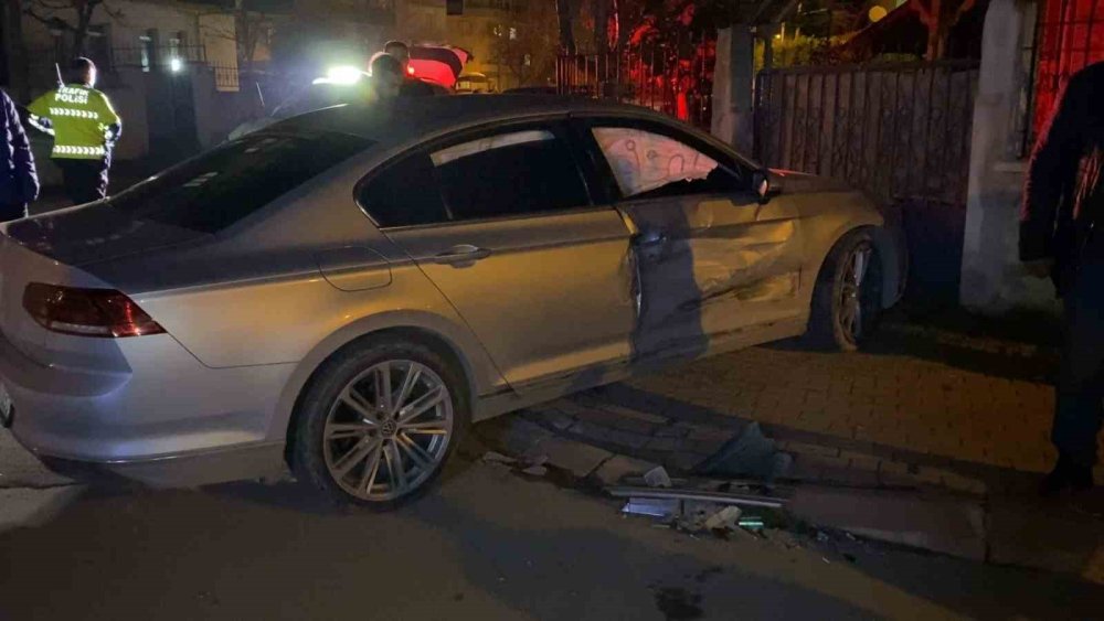 Yaşanan Trafik Kazasında 1 Kişi Yaralandı