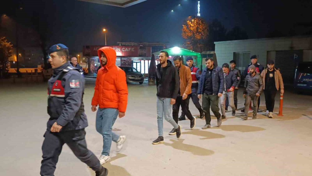 8 Kaçak Göçmen Yakalandı