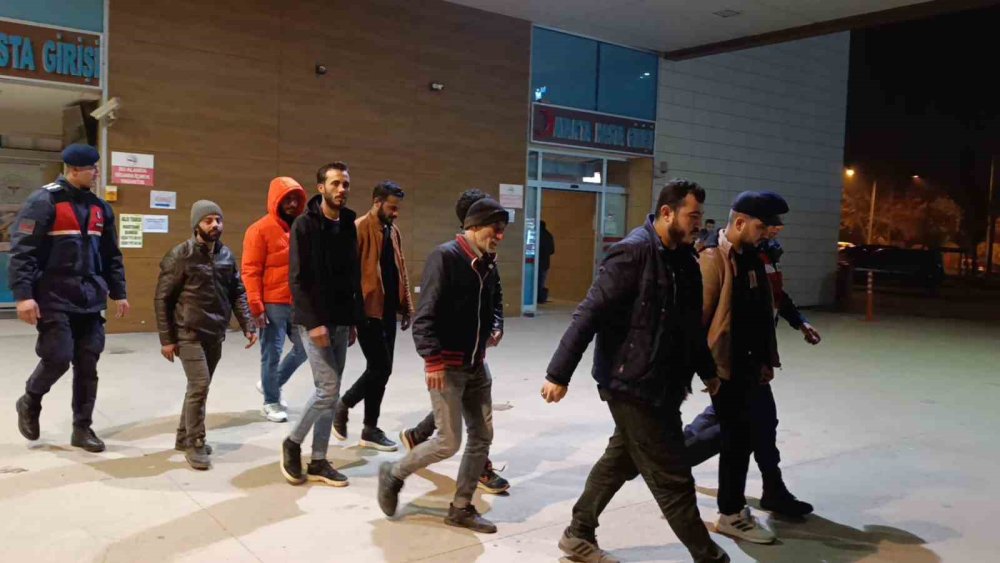 8 Kaçak Göçmen Yakalandı