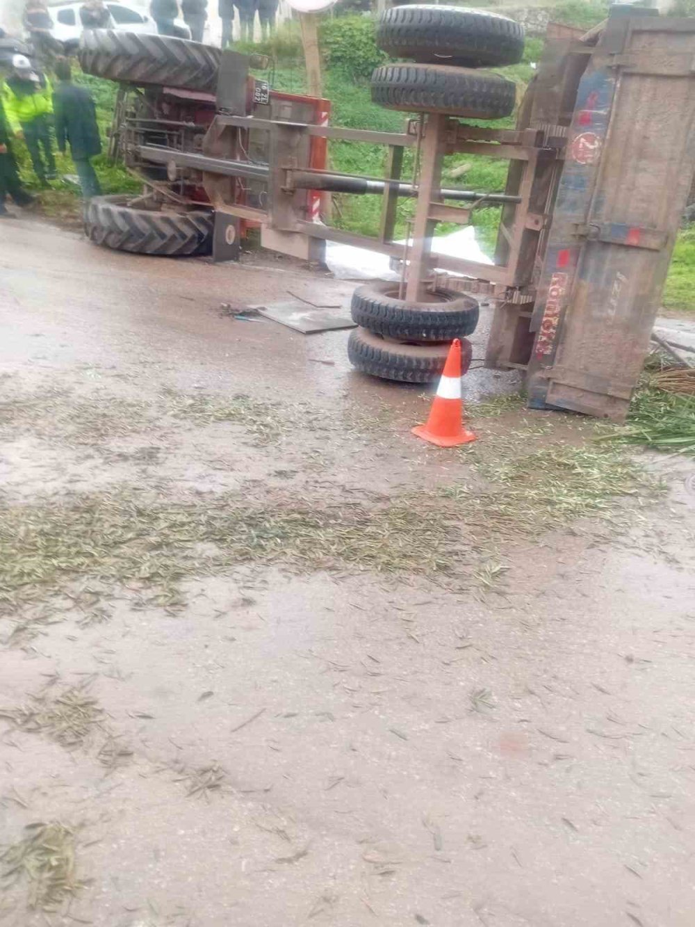 Belediyeye Ait Traktör Kaza Yaptı: 1 Ölü