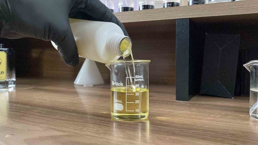 İzlediği Filmden Etkilenen Kadın Kendi İşini Kurup Parfümör Oldu