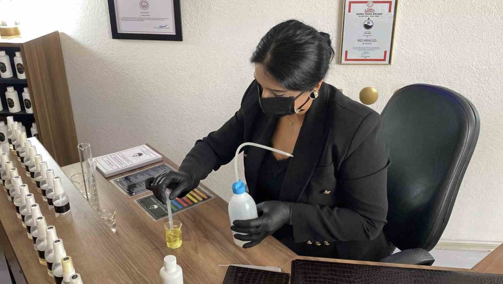 İzlediği Filmden Etkilenen Kadın Kendi İşini Kurup Parfümör Oldu