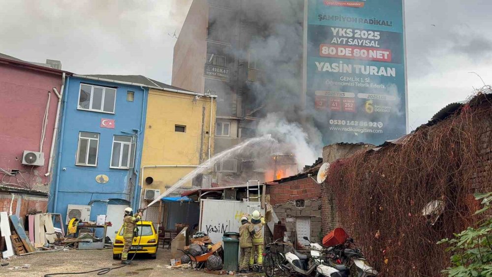 Pide İmalathanesinde Yangın Paniği