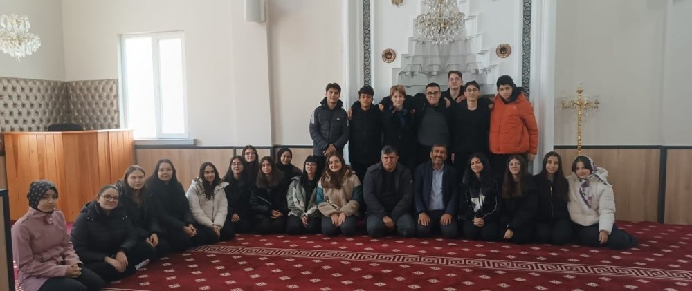 Çedes Projesi Kapsamında Öğrenciler Manevi Değerlerle Buluştu