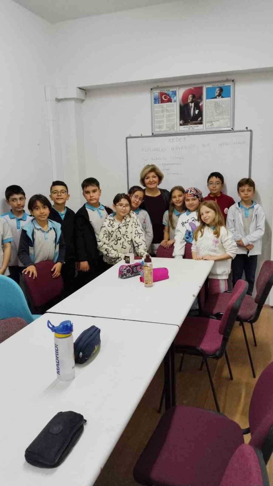 Çedes Projesi Kapsamında Öğrenciler Manevi Değerlerle Buluştu