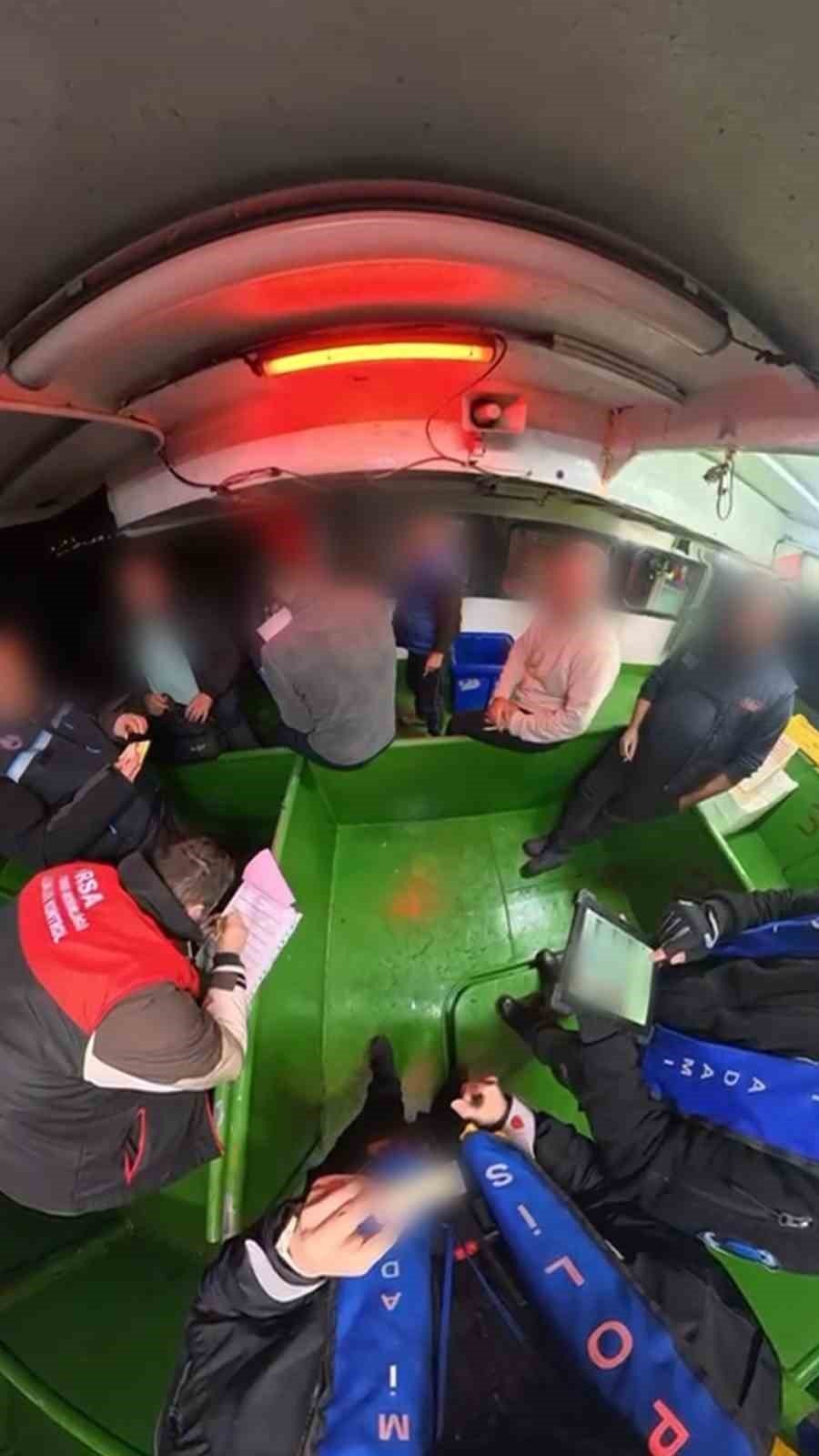 Emniyetten Gece Yarısı Teknelere Baskın