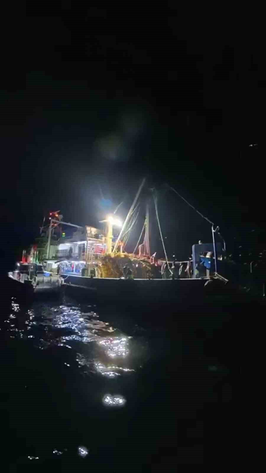 Emniyetten Gece Yarısı Teknelere Baskın