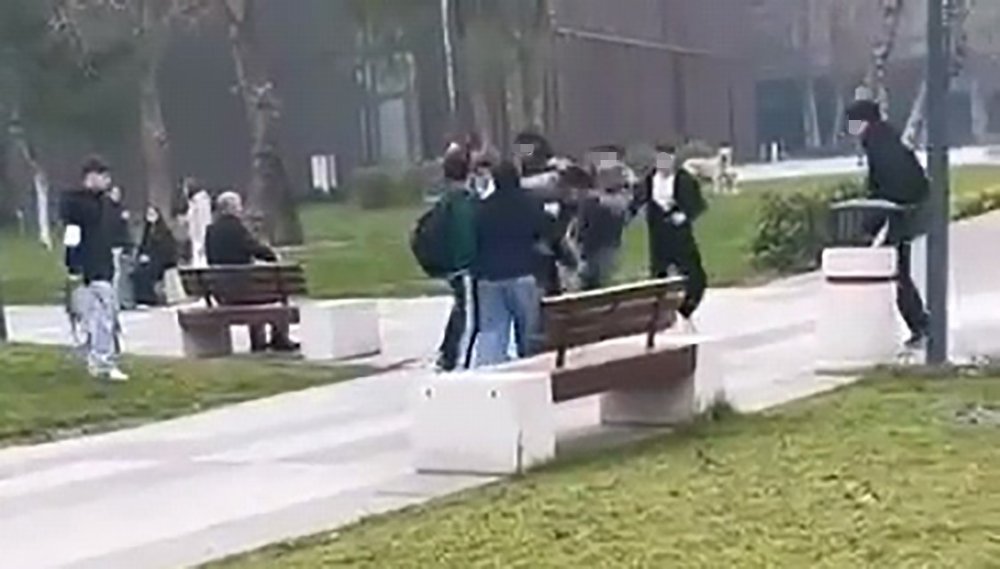 İki Grup Arasında Kavga