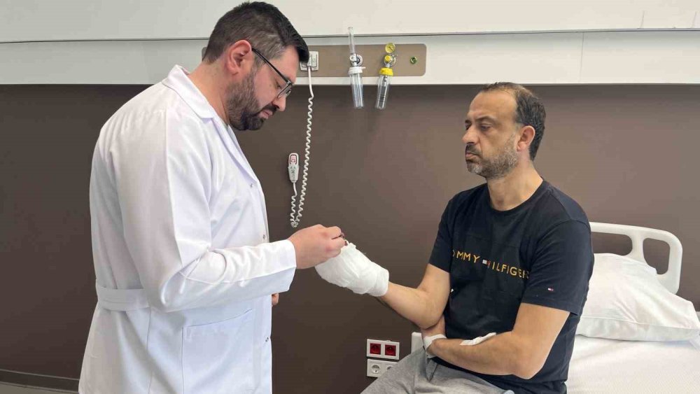 Kopan Parmağını Buz Poşetine Koyup Türkiye’ye Geldi