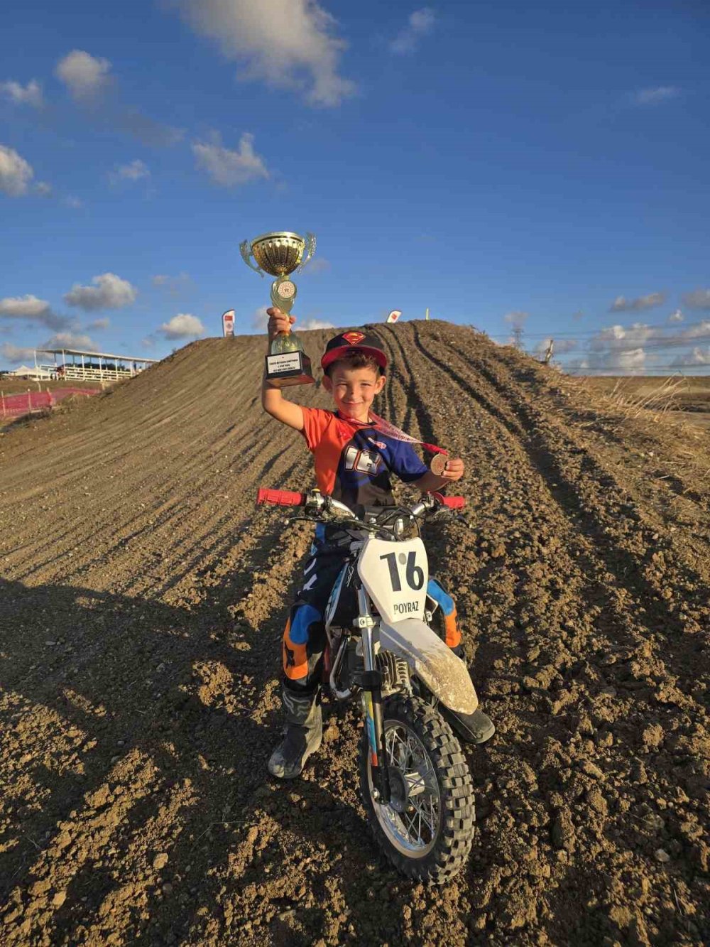 Minik Motokrosçu Sezonu Şampiyonlukla Tamamladı