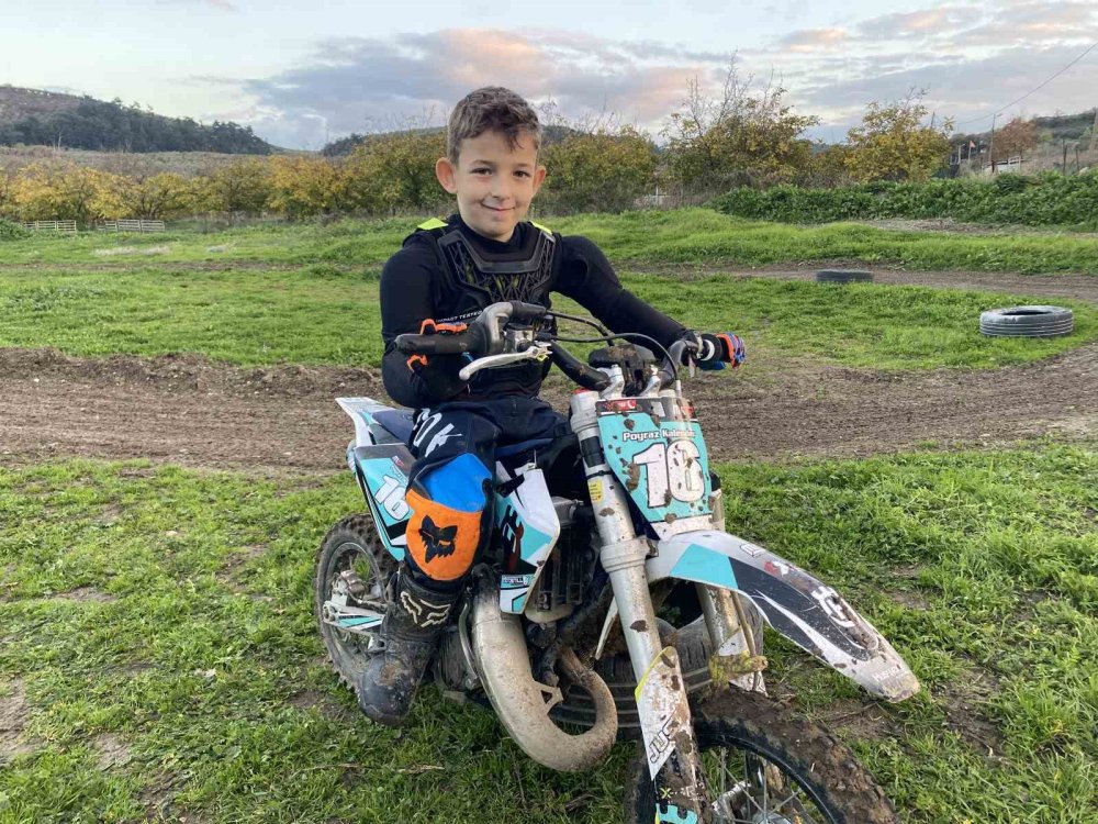 Minik Motokrosçu Sezonu Şampiyonlukla Tamamladı