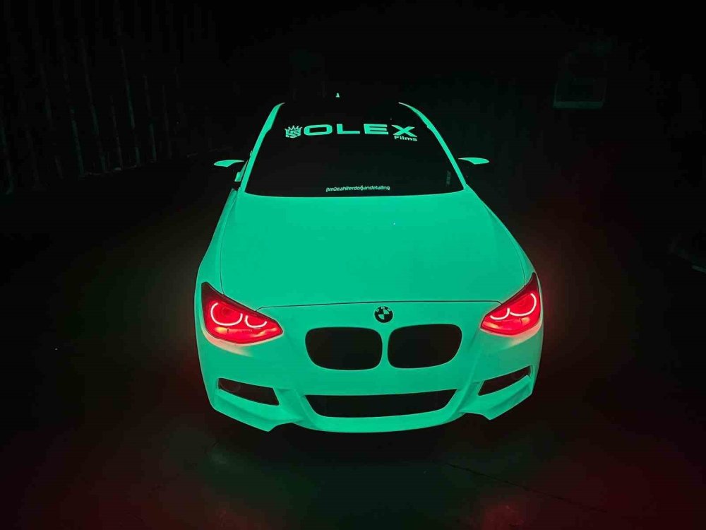 Nadir Olan Araç Gündüz Beyaz, Geceleri İse Yeşil Rengi İle Parlıyor