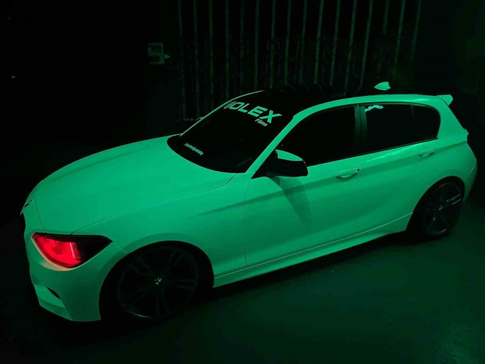 Nadir Olan Araç Gündüz Beyaz, Geceleri İse Yeşil Rengi İle Parlıyor