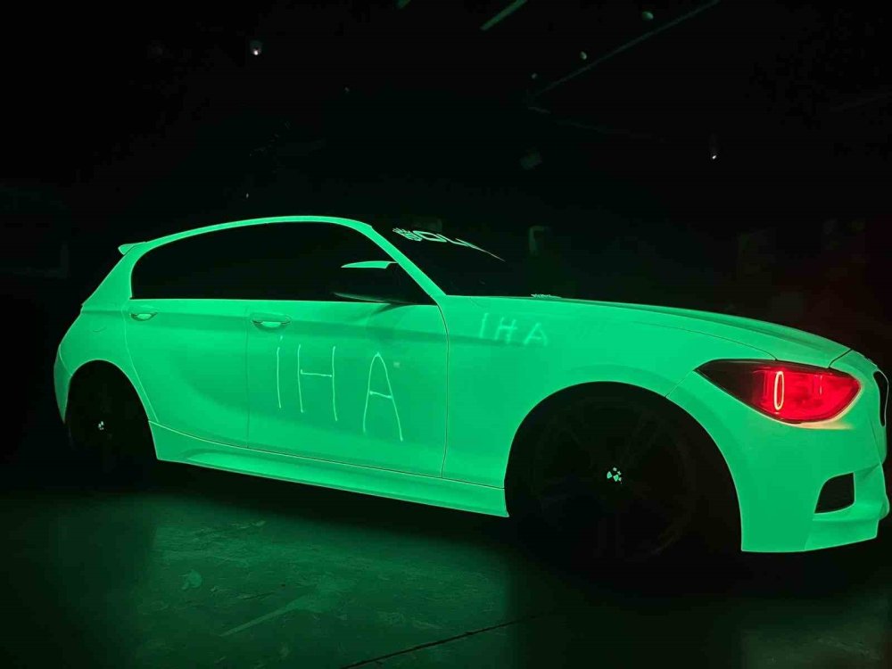 Nadir Olan Araç Gündüz Beyaz, Geceleri İse Yeşil Rengi İle Parlıyor