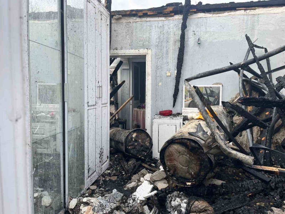 Osmaneli’de Ev Yangını