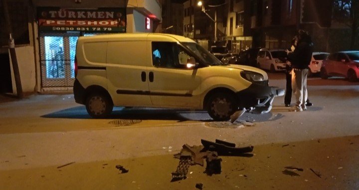 Gece Saatlerinde Kaza: 2 Yaralı