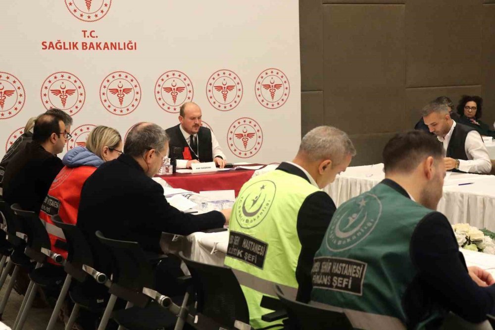 Hastanede Gerçeğini Aratmayan Deprem Ve Yangın Tatbikatı