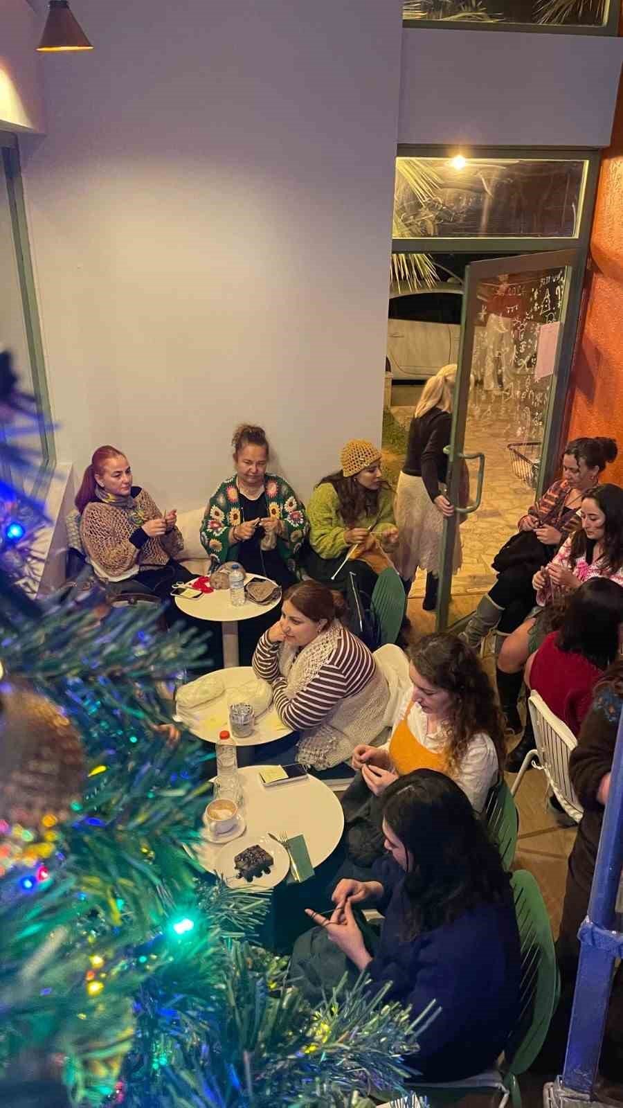 Kadınlar Örgü İçin Yarıştı