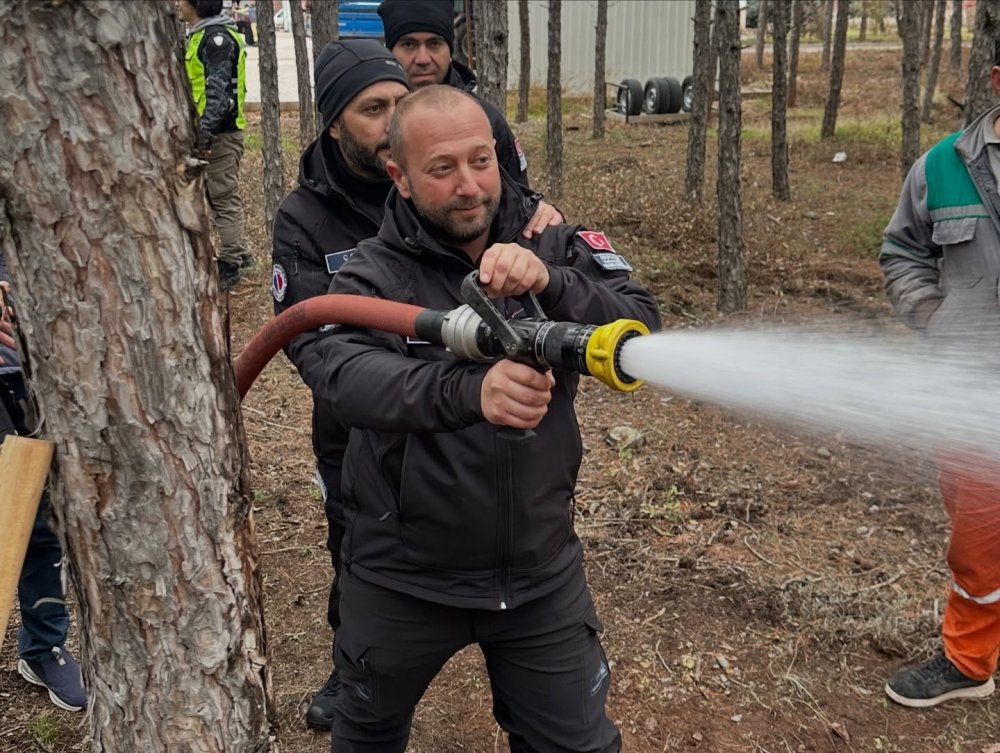 Orman Yangınlarıyla Mücadelede Gönüllü Oldular