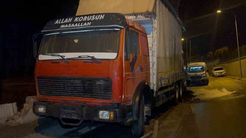 Bisiklet Yüklü Kamyonda Çıkan Yangının Sebebi Araştırılıyor