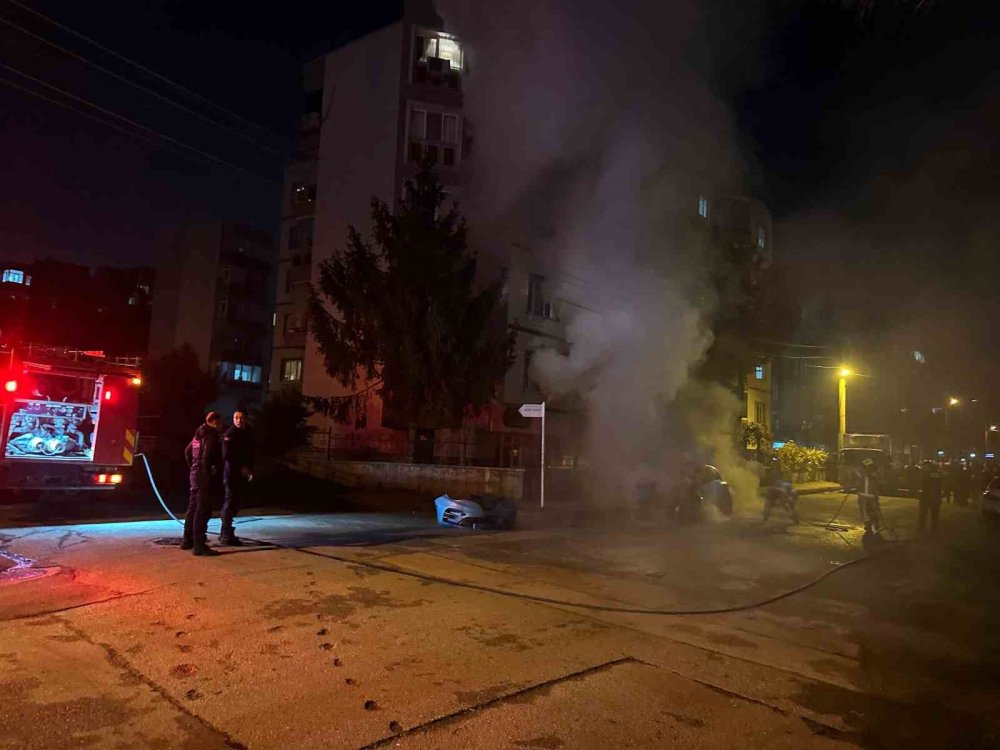 Seyir Halindeki Otomobil Alev Aldı