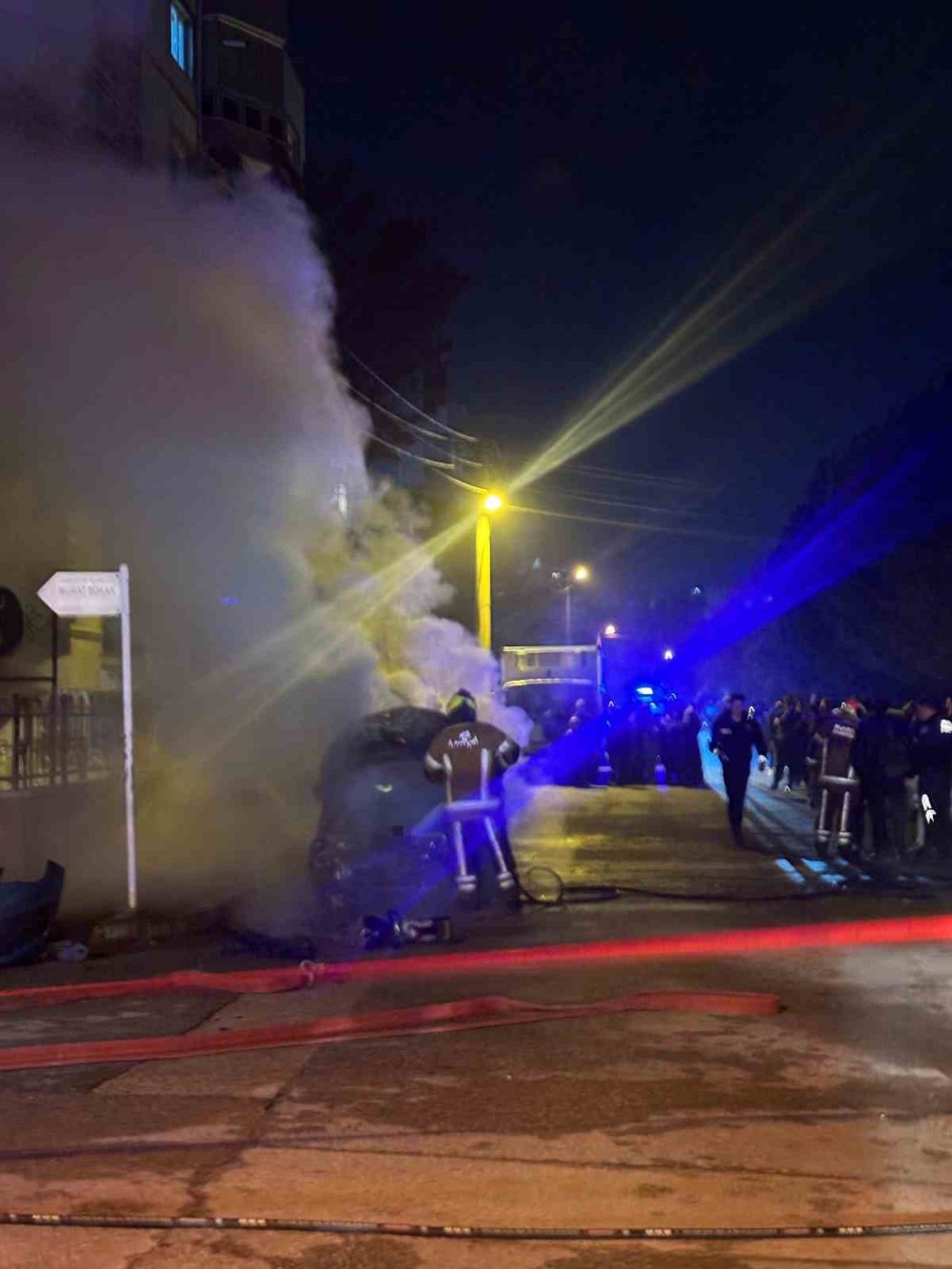 Seyir Halindeki Otomobil Alev Aldı