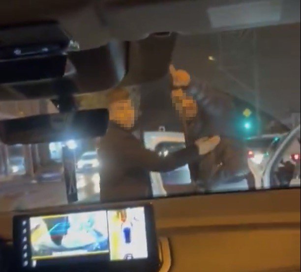 Korku Dolu Anlar: Agresif Sürücü Küçük Çocuğu Hiçe Saydı