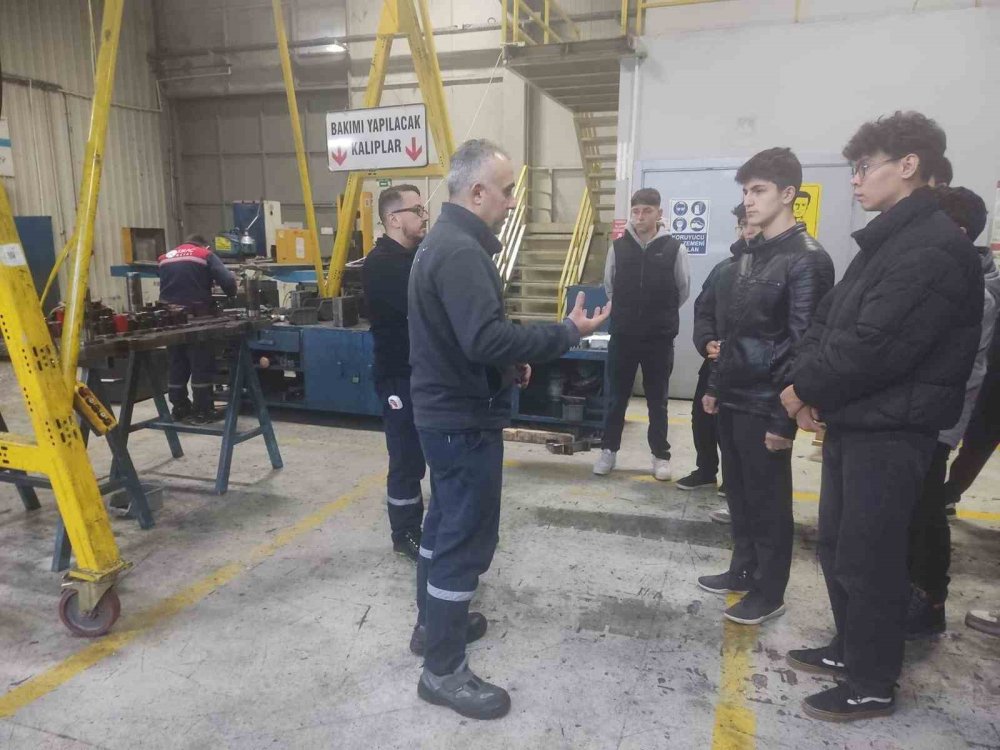 Lise Öğrencilerden Yerli Üretime Teknoloji Odaklı Ziyaret