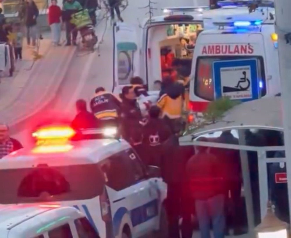 Çocuklar Arasında Bıçaklı Kavga: 2 Yaralı