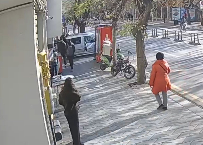 Kadınlar Arasında Çıkan Kavga Kameraya Yansıdı