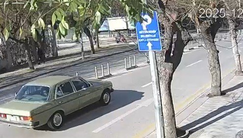 Otomobile Çarpan Elektrikli Bisikletin Sürücüsü Ağır Yaralandı