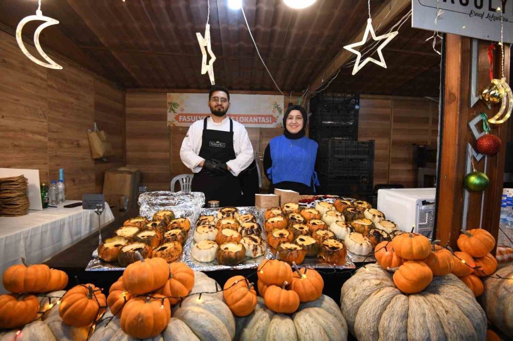 Yeni Yıl Festivali Akşam Saatlerine Renk Kattı