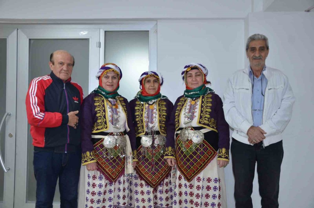 Bilecik’te 45 Yıldır Halk Oyunu Öğretiyor