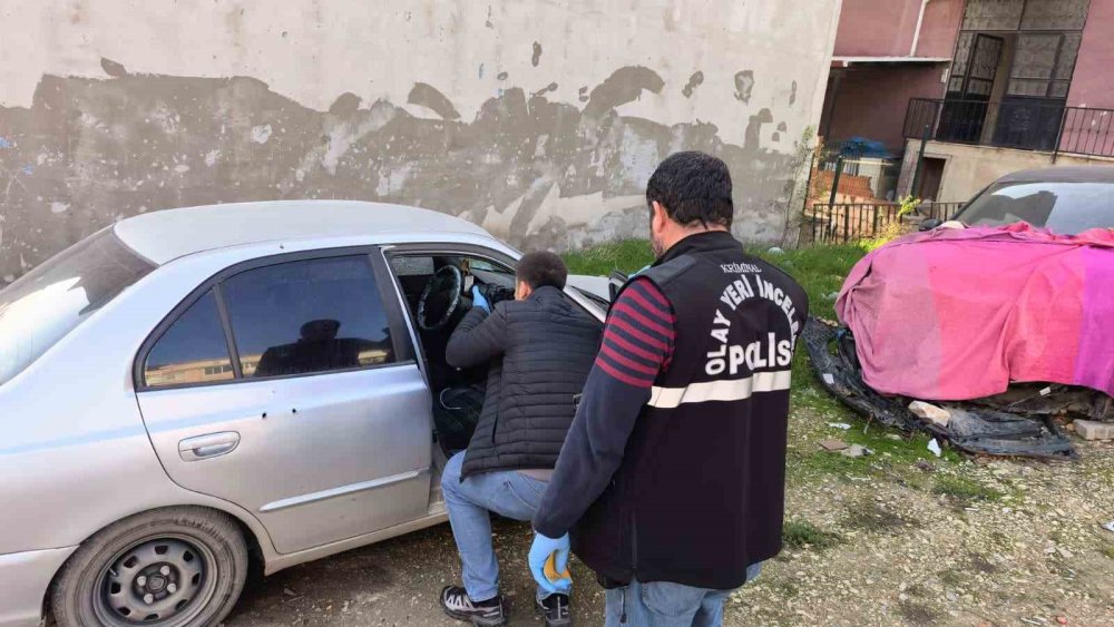 Emanet Ettiği Aracı, Kurşunlandığını Görünce Şok Geçirdi