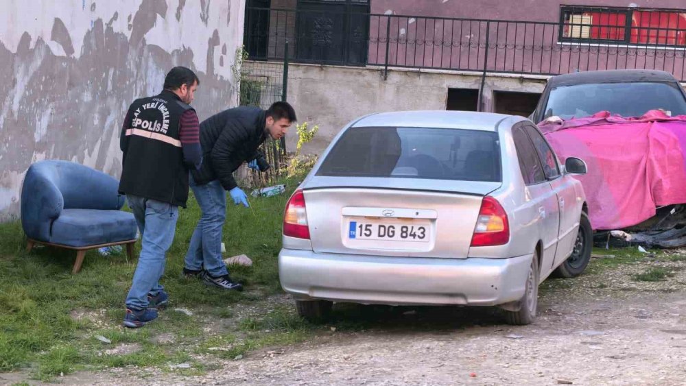 Emanet Ettiği Aracı, Kurşunlandığını Görünce Şok Geçirdi
