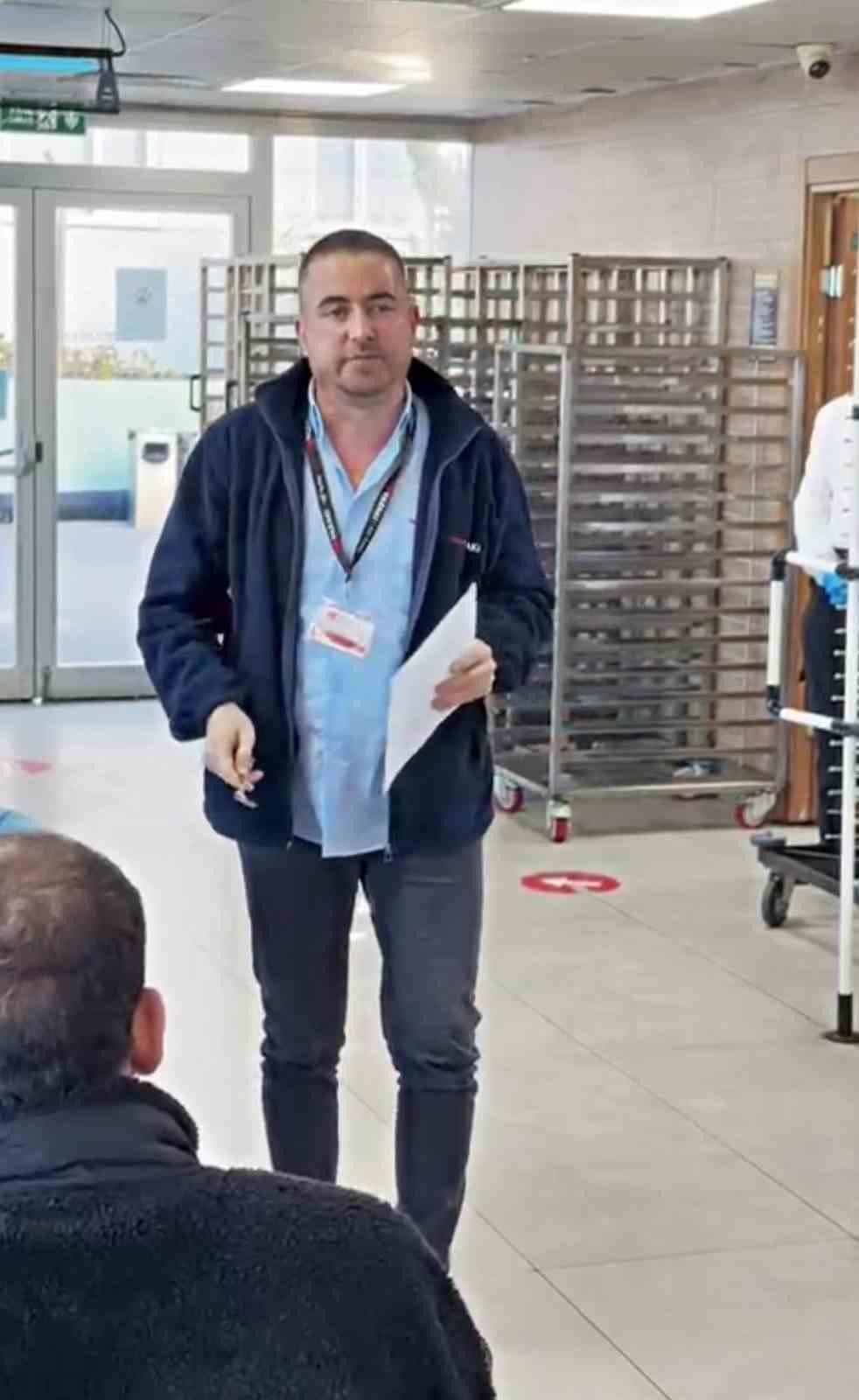 İşçilerden  Zam Teklifine Çatal-kaşıklı Protesto