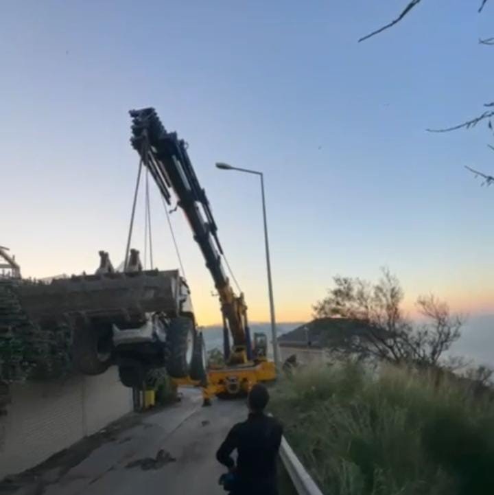 Kepçenin Vinçten Düştüğü Anlar Kameraya Yansıdı