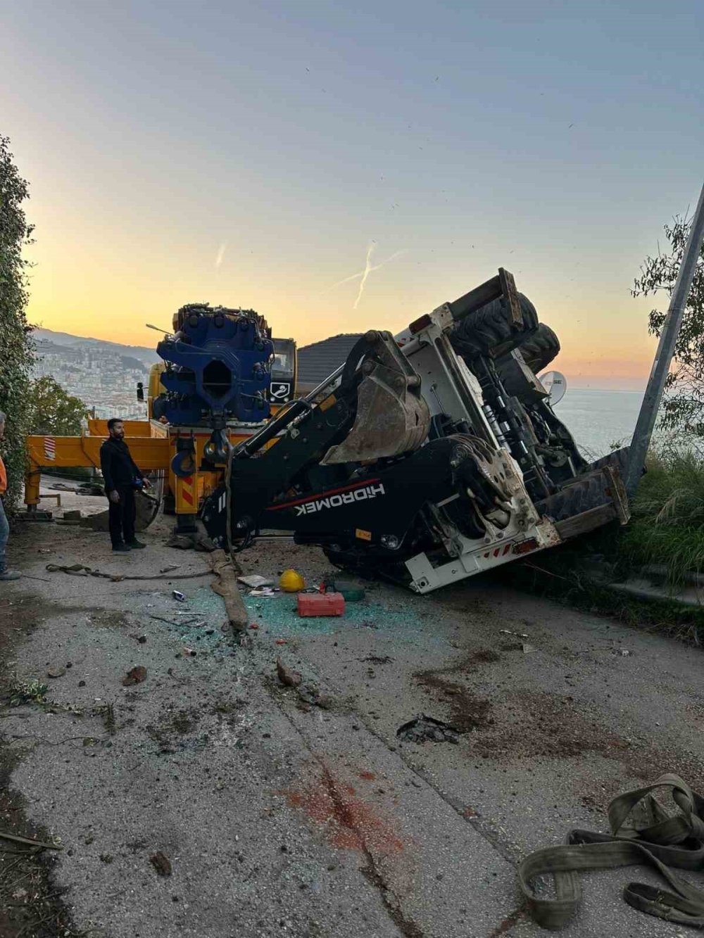 Kepçenin Vinçten Düştüğü Anlar Kameraya Yansıdı