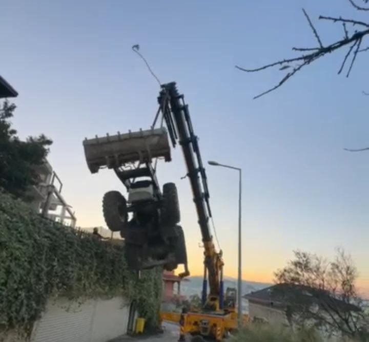 Kepçenin Vinçten Düştüğü Anlar Kameraya Yansıdı