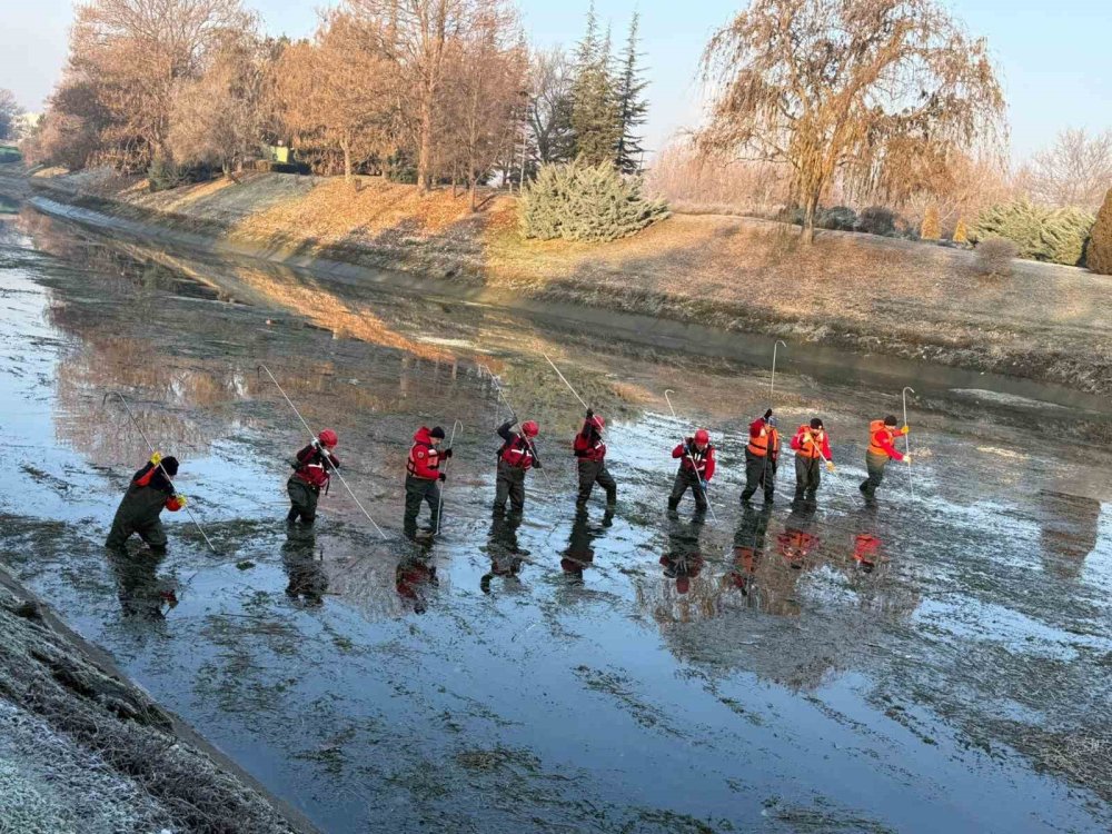 4 Gündür Kayıp Öğretmen İçin Suda Arama Çalışmaları Başlatıldı