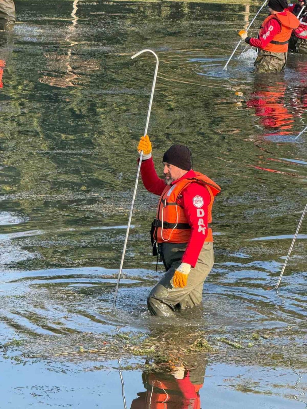 4 Gündür Kayıp Öğretmen İçin Suda Arama Çalışmaları Başlatıldı