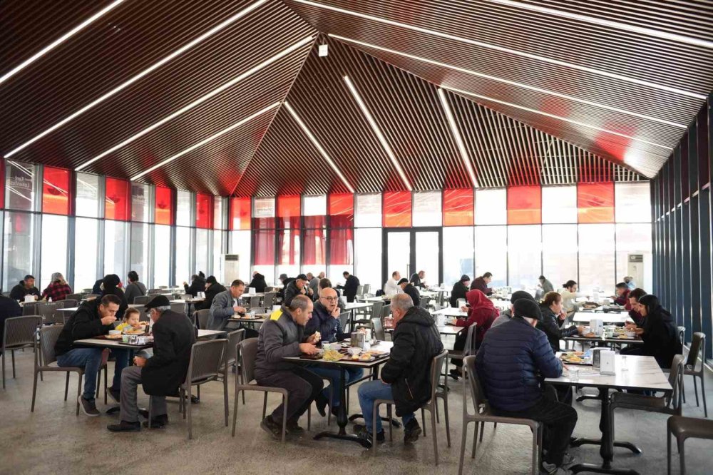 Pırasa Hasadıyla Doğallık Sofralara Taşınıyor