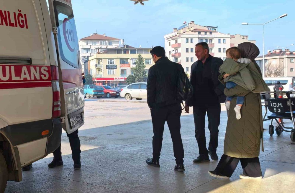 Bursa’da Bebeğin Akciğerine Fıstık Kaçtı