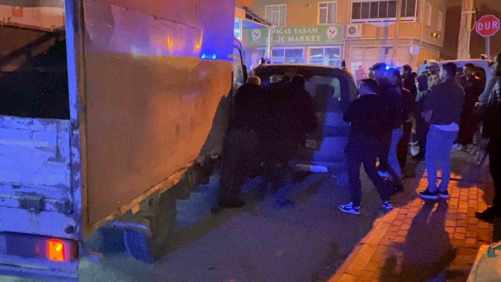 Kamyonet İle 3 Araca Çarptı, 2.49 Promil Alkollü Olduğu Tespit Edildi