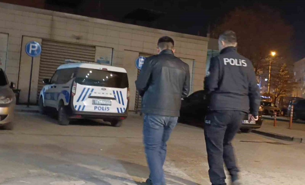 Kamyonet İle 3 Araca Çarptı, 2.49 Promil Alkollü Olduğu Tespit Edildi