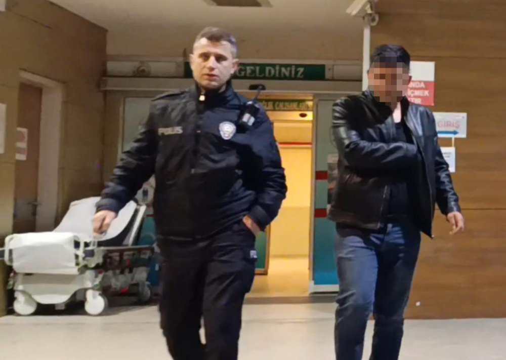 Kamyonet İle 3 Araca Çarptı, 2.49 Promil Alkollü Olduğu Tespit Edildi